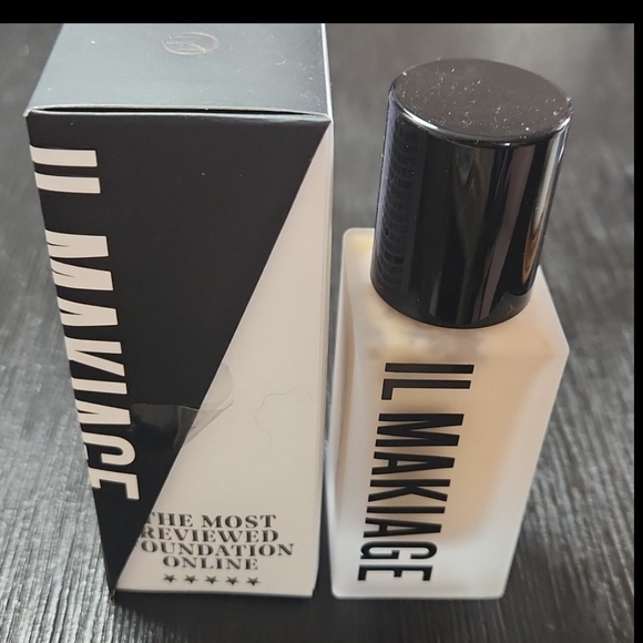 IL Makiage Woke Up Like This Flawless Base Foundation - Picture 1 of 2
